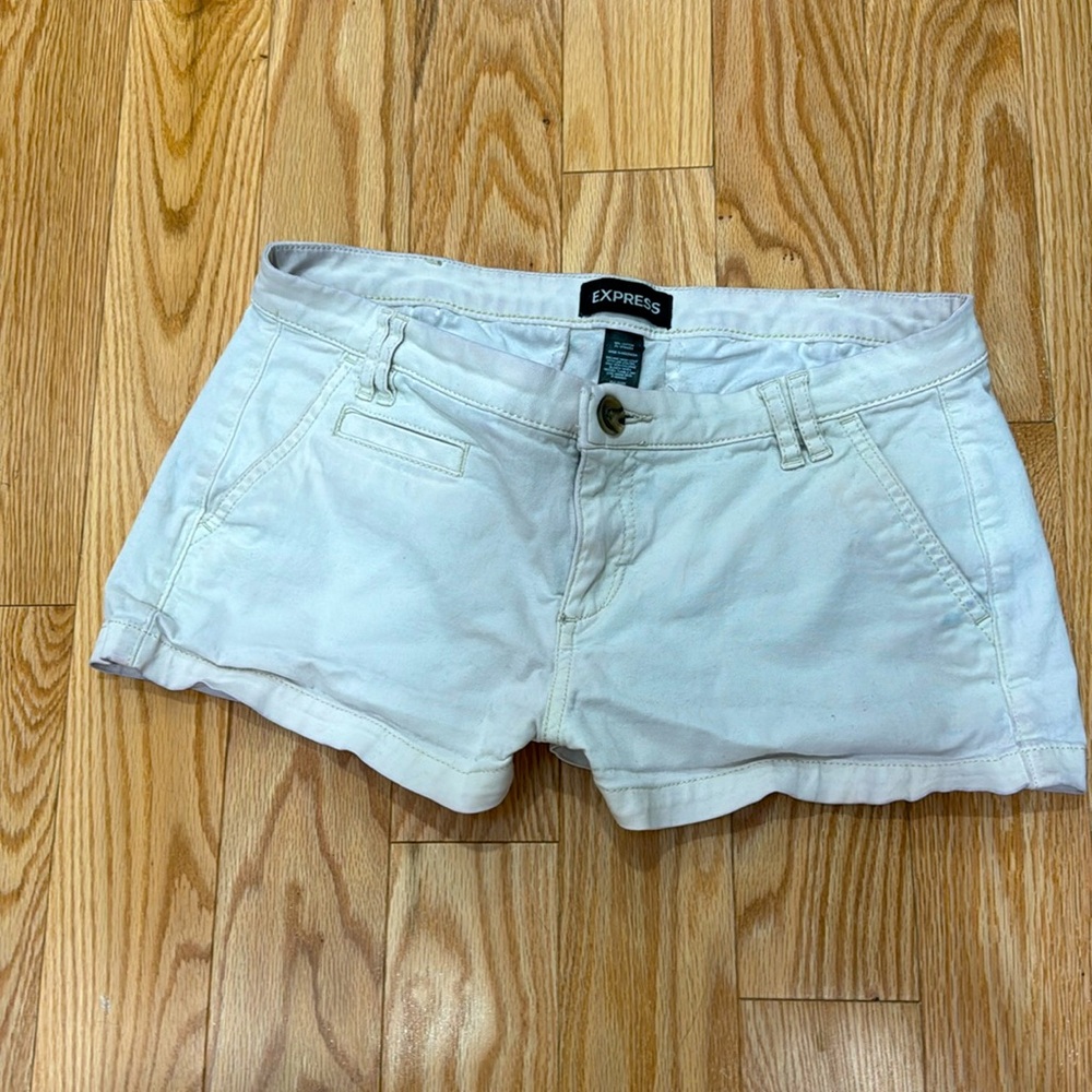 Low Rise White/Off White Shorts
